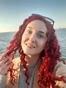 BabeLessi Public Pic 5