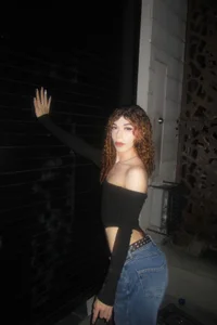 Allison_Parker1_ Do you like my off-camera version? Pic