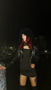 VaaleeryMoon kisses Pic