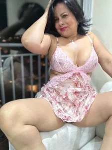 Kaily_jonness 🤭 ups Foto 4