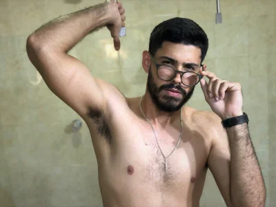 Justyn_Torres LET´S TO TAKE A SHOWER? Pic 3