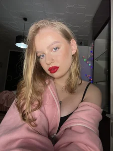 AmandaFlirtyPublic图片 3