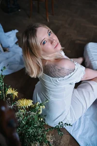 Pretty_Alison spring vibes Pic 4