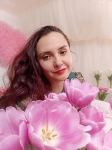 I love when people give me flowers. od VoulezVous_Angel  2 snímek