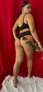 belacampbell: my first valentine❤🌹 ( 2 фото)