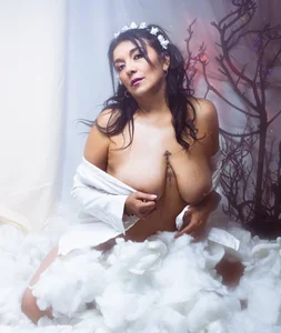 selena_yourmilf hot Foto 4