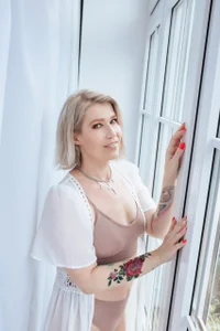 Nancyfancyy kisses Pic 3