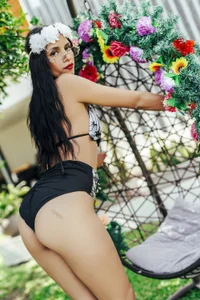 ChanelAdamss_ 🌴🌼 ALOHA Pic 4