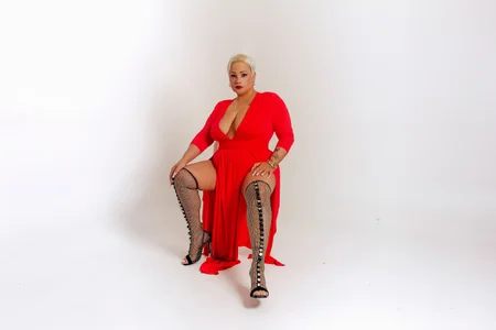 GianellaCox_ VIBRATING IN RED TONES Pic 7