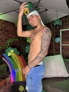 Happy St. Patrick's Day🍀 de Owen_courtz  4 photos