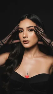 violet_77711 elegance in every step Immagine 