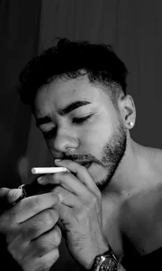 Tommhot Shall we share a cigarette? รูป  3