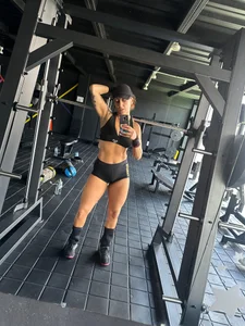 im_helina 🏋️ Gambar