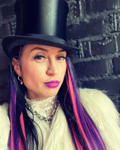 Mona_daAbout me…图片 2