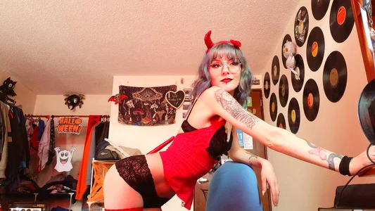 She-Devils knows your darks desires od Rossiee_huntt  2 snímek
