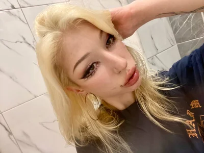 SallyChaのVery hotly days🧡の 3枚の写真