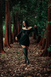 Abbydreams_ in to the darkness the forest 🍃🍂🍃 Foto 4