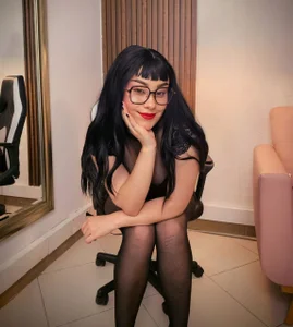 MAGIC_VERA✨ When you look at me like that, even silence becomes temptation.”✨图片 5