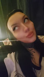 gothicslut666 Public Pic