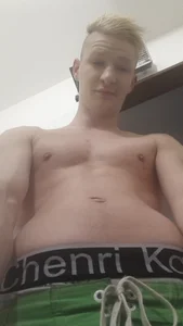 Badboycze Public  2টি ছবি