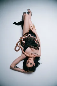 BeverlyMostのEve's Revengeの枚の写真