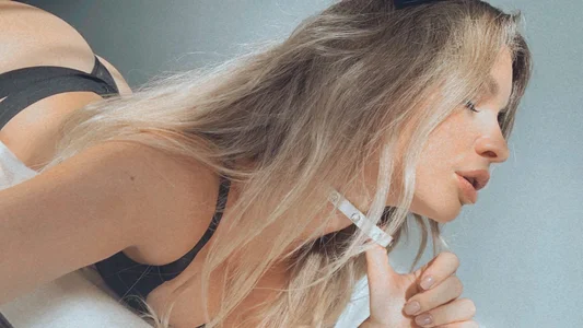 MissSiona meow Pic 3