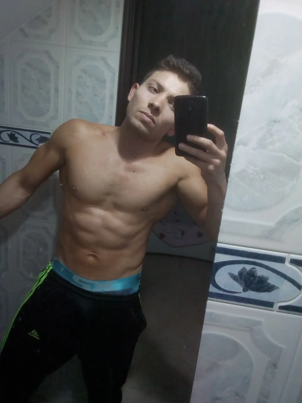 Foto em tendência de Rocky_Muscle 1969