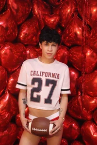 Axel__Evans “May love find us playing on the same team 🏈❤️ รูป  4