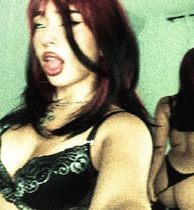 amarantha_rosee te gusta mas el rojo? Pic 4