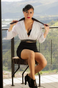 Agata-Moon Sensual Woman Pic 4