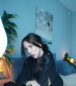 JannieBouska Beauty in black Pic