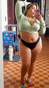 LaurenWelly_ Wear green ☺️ Pic 5