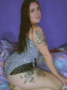 Emily_RoseM Enjoy my photos, darling. Pic 3