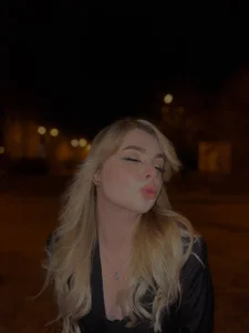 a little more about me 👀❤️ od AngelicaHollywood  snímek