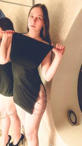 MollyBrams My dark side here 사진 3