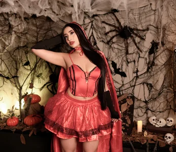 IvonneOwen I'm your halloween charm 🍭 Pic