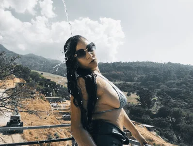 Angie_Will A heat day Pic 2