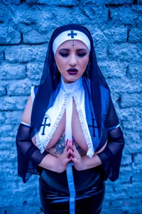 AnnMayX Happy Halloween! #nun Pic 4