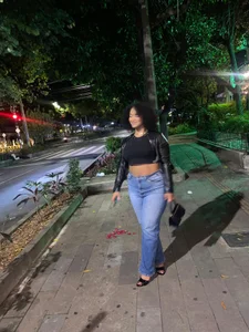 Tina_curly outdoors Foto
