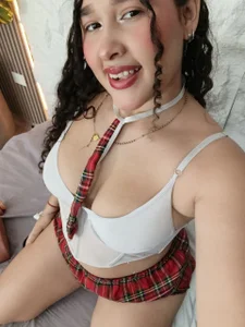 Sexy Schoolgirl 💥😏 de Aisha_Ferrer1  4 Imagens