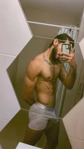 Dwaynehoff_s The mirror does not lie sexfoto 1