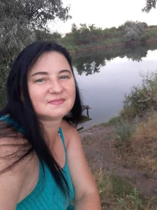 Holly-69 Public Pic 9