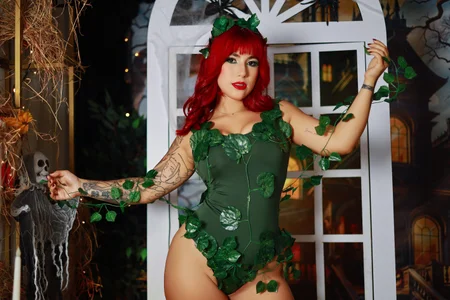 HannaaMiller Halloween 2025 ❤️‍🔥👑🎃 Pic