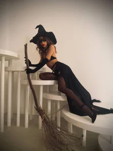 IreneHabibi Public Pic 8