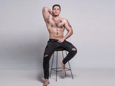 Noah_Swagger_ Hairy Pic