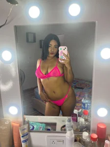 NicolBrunnette19 Public Foto