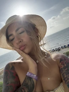 AbbyModel01 Public Foto 3