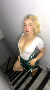 Emily_robertss gym day Pic 4