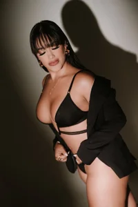 Don't worry, I'm discreet 🖤 de MarianaGiiiL Foto 5