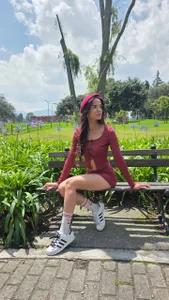 EmmyCortez Would you like to do it on a park bench? 🍃😏 Pic 3